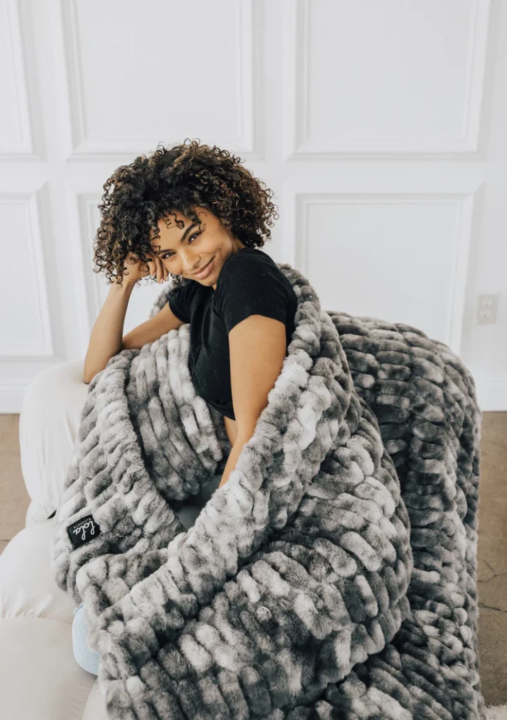 lola blanket dupe